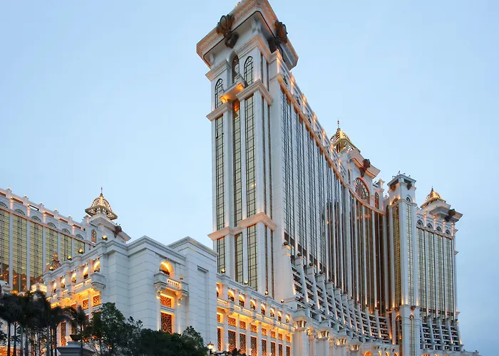 Hotel Okura 5*